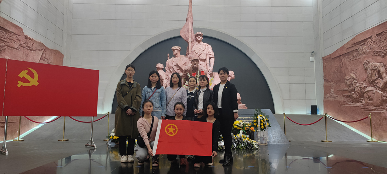 江西革命烈士紀念堂緬懷先烈1.jpg